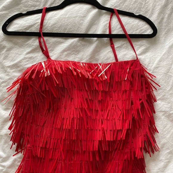 ASOS DESIGN shard detail midi dress with sheer waist detail in red - Picture 4 of 5